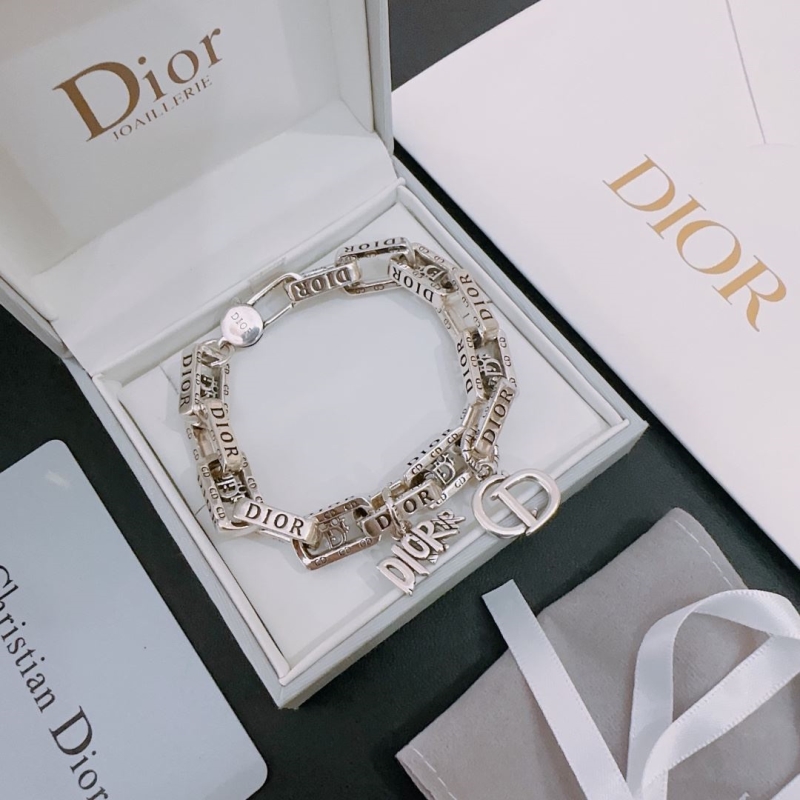 chr1st1an D10r necklaces